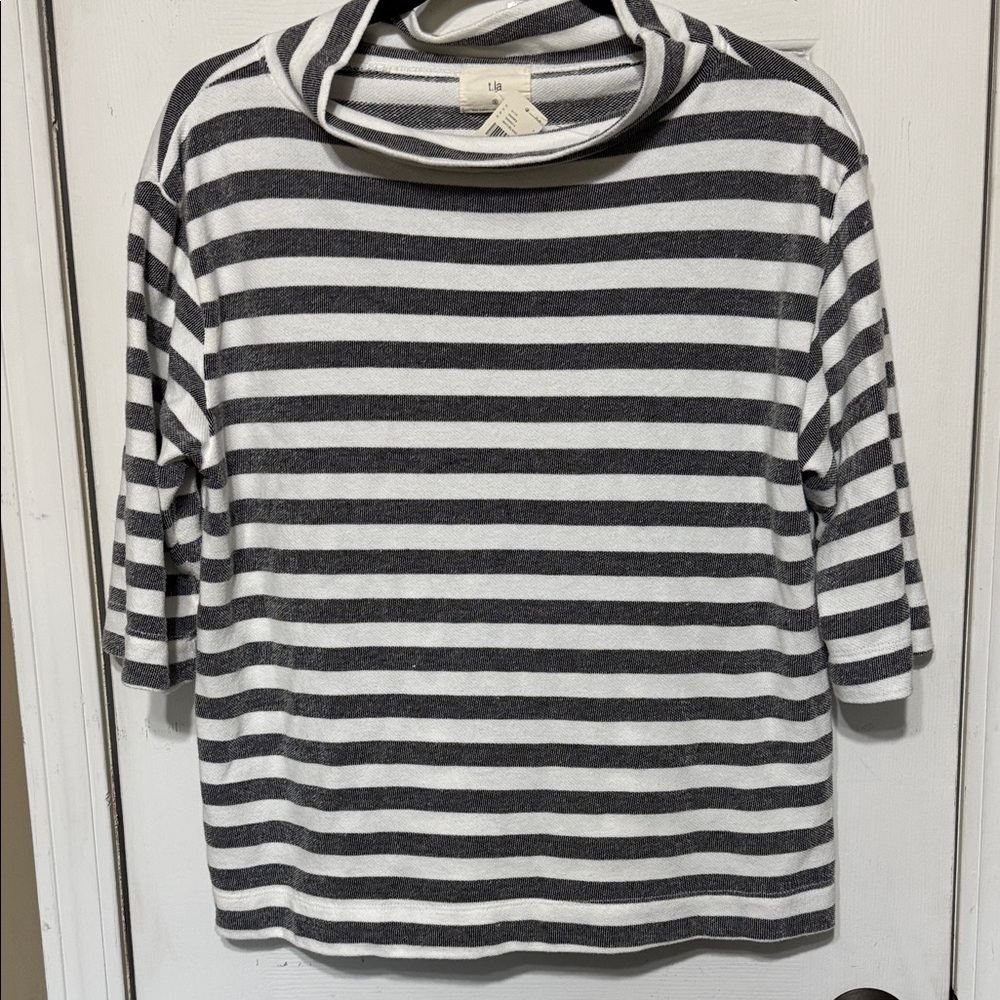T.La Black and White Striped Long Sleeve Top